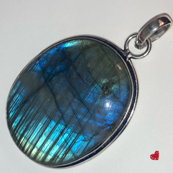 FABULOUS! Glowing Labradorite Gemstone Handmade Pendant - Picture 2 of 5